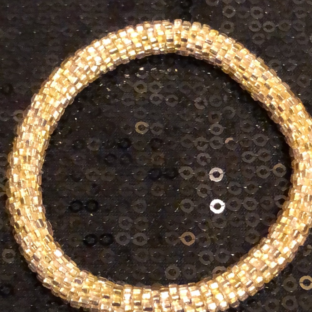 Hand beaded bracelets - Picture 2 of 6